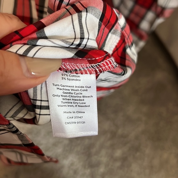 Talbots Red Plaid Holiday Button Down Top Sz 8 - Picture 4 of 6